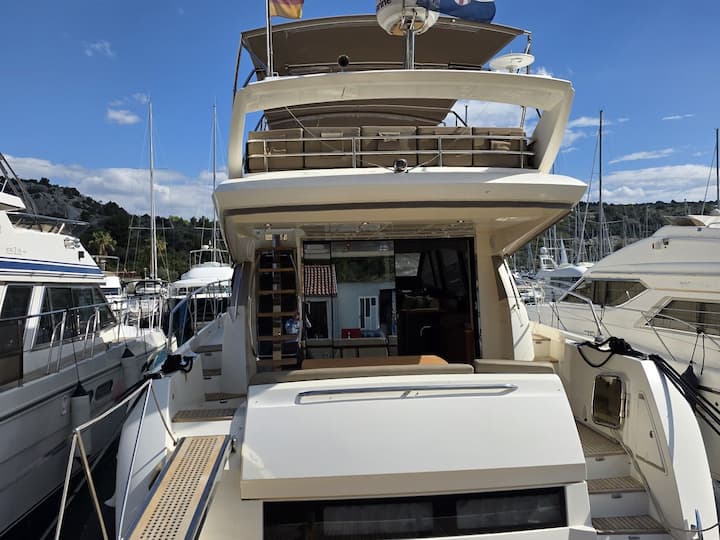 Motor Yacht Prestige 550 Fly (2013) for Charter - Primošten | #25400 - 16