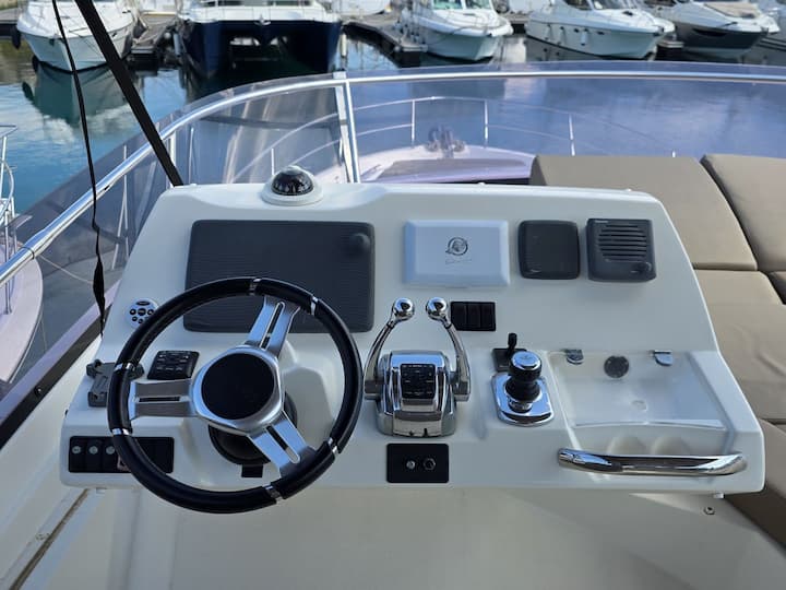 Motor Yacht Prestige 550 Fly (2013) for Charter - Primošten | #25400 - 14