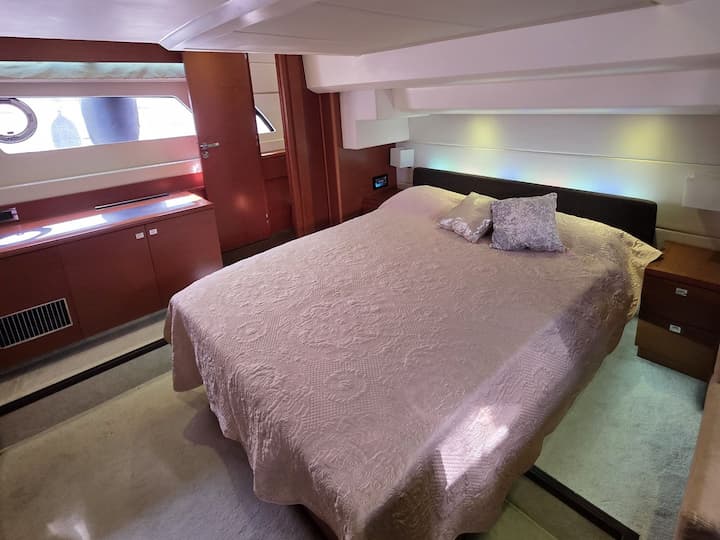 Motor Yacht Prestige 550 Fly (2013) for Charter - Primošten | #25400 - 27
