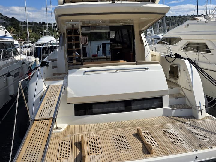 Motor Yacht Prestige 550 Fly (2013) for Charter - Primošten | #25400 - 22