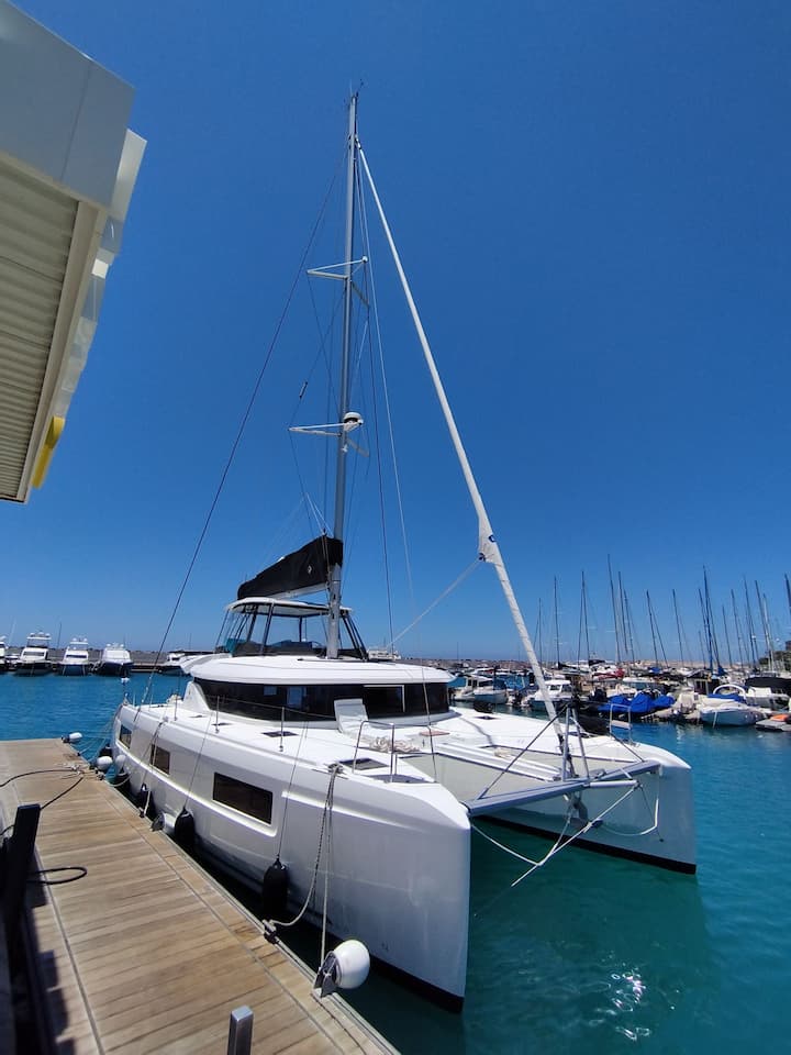 Sant Antoni de Portmany 13.99 m For Charter Catamaran - #25401 - 11