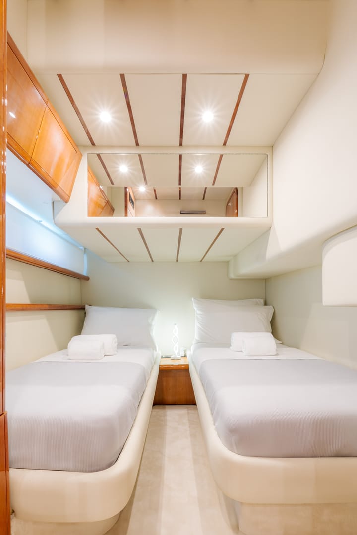 Motor Yacht Ferretti Yachts 53 (2003) for Charter - Mykonos | #25595 - 3