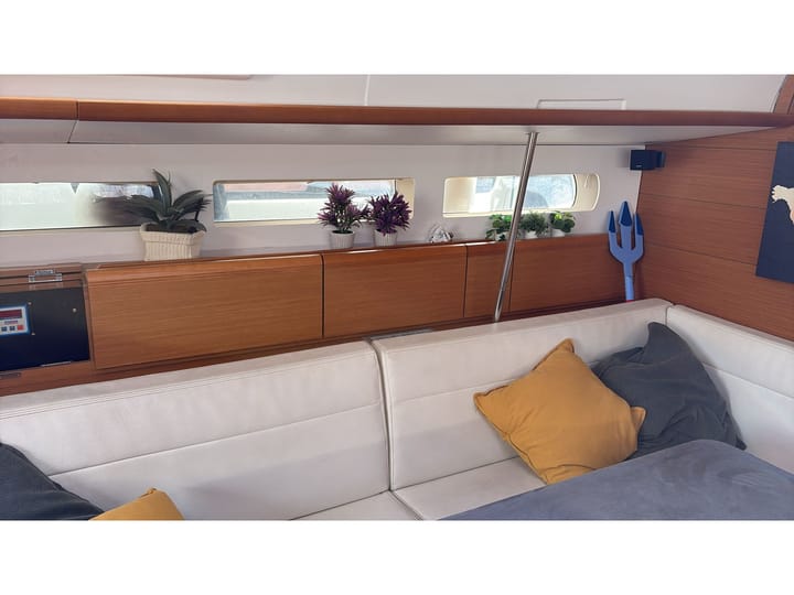  Velero Jeanneau Sun Odyssey 509 (2014) para Charter - Porto Rotondo | #25620 - 2
