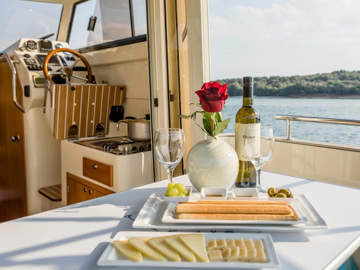 Fait sur mesure Bateau à moteur (2025) for Charter - Pula | #25621 - 8