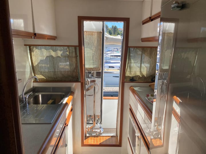 Maßgeschneidert Motoryacht (1999) für Charter - Baiona | #25638 - 6