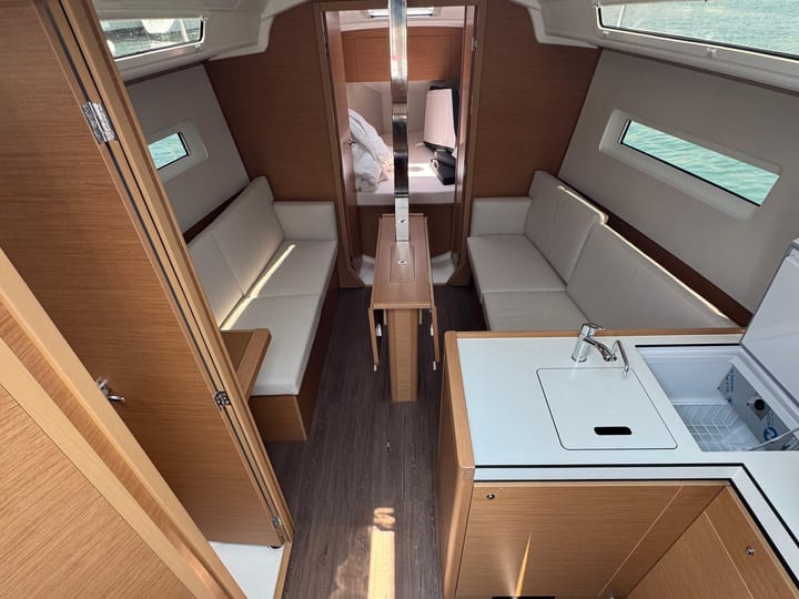  Zeilboot Jeanneau Sun Odyssey 350 (2025) voor Charter - Rome | #25663 - 2
