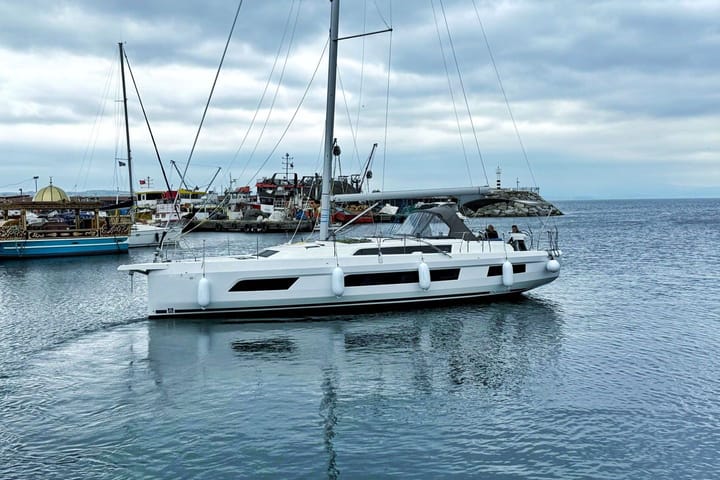 Dufour,  44 (2025) - #25669