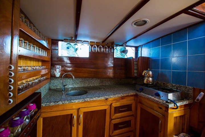 Fatto su misura Caicco (2010) for Charter - Kas | #25839 - 9