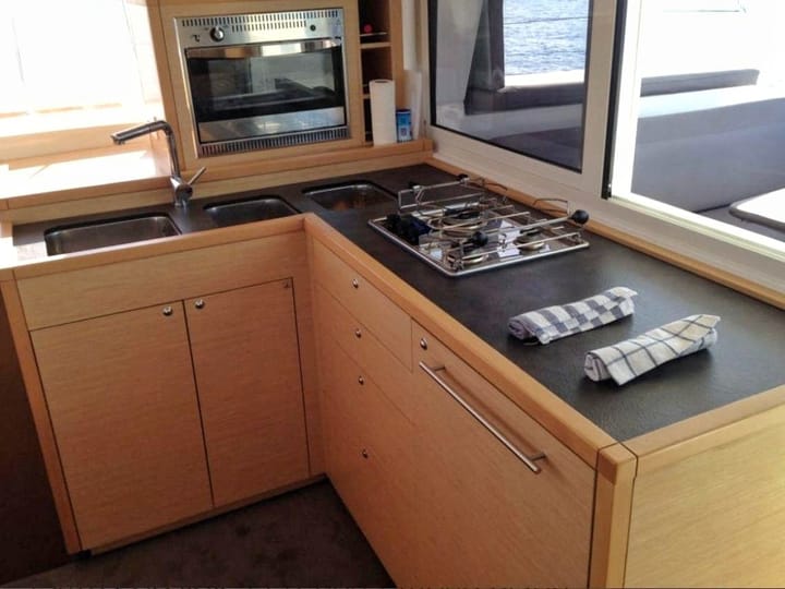  Catamarano Lagoon 400 S2 (2017) per Noleggio, overcloccabile Santa Eulària des Riu | #25877 - 9