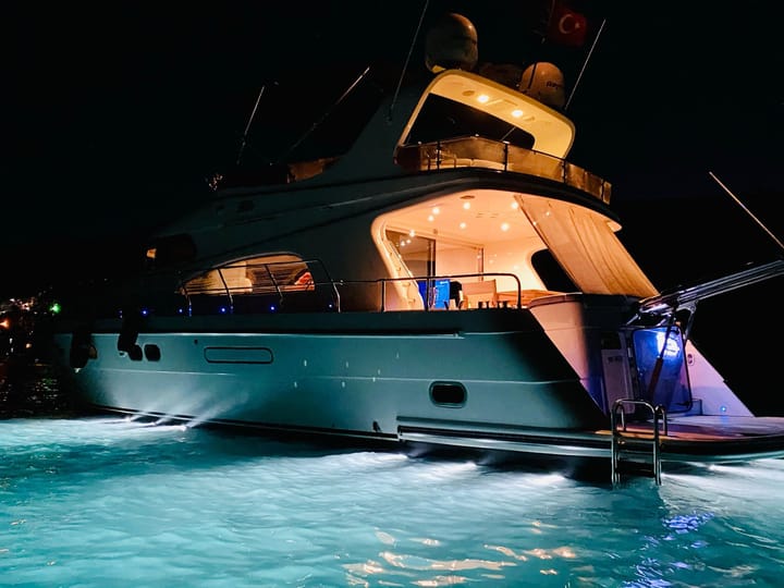 Hecho a medida  Yate a motor (2015) para Charter - Bodrum | # 25881 - 2