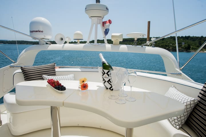  Yate a motor Aicon 56 (2007) para Charter - Podstrana | #25903 - 27