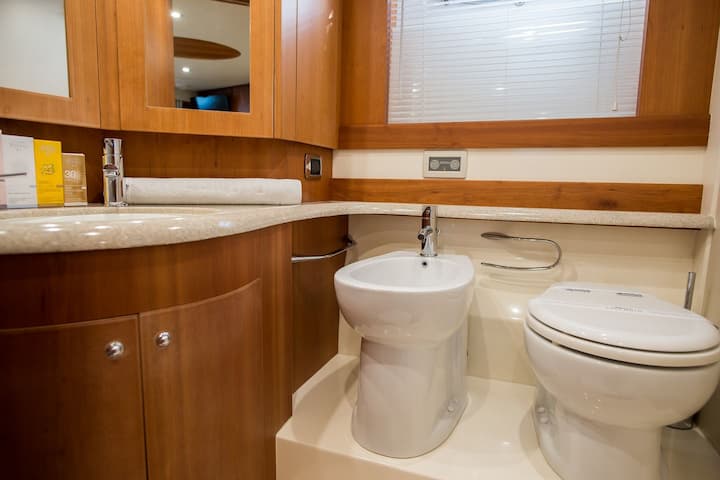 Motor Yacht Aicon 56 (2007) for Charter - Podstrana | #25903 - 21