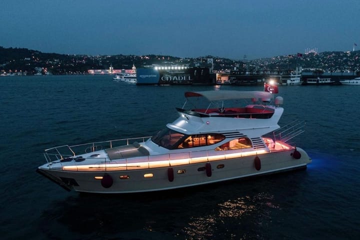 Yacht à moteur VIP VIP (2005) pour Charter - Kurucesme | #25950 - 2