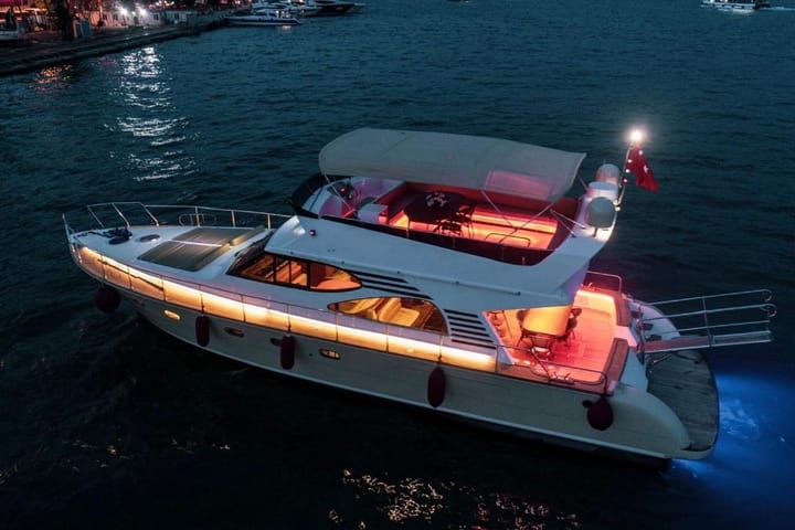 Yacht à moteur VIP VIP (2005) pour Charter - Kurucesme | #25950 - 3
