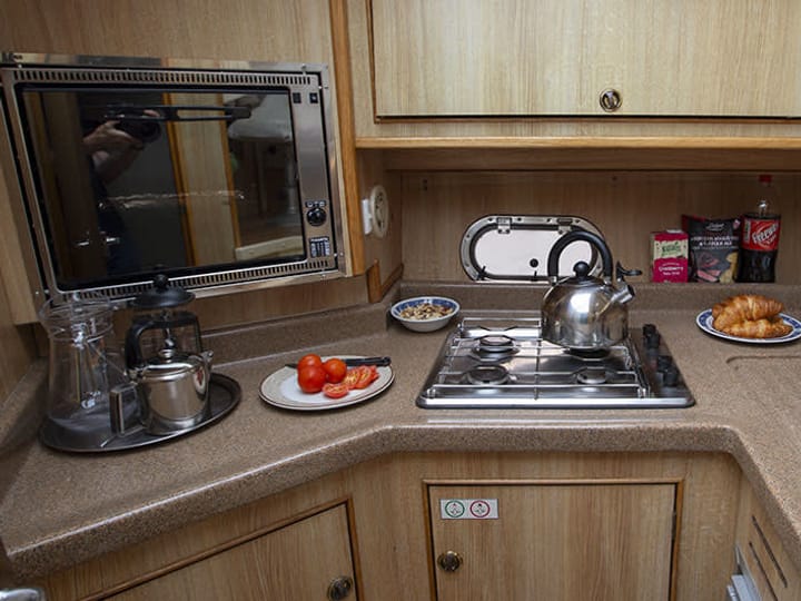 Custom Made Motorboat (2002) for Charter - Wellingford | #26075 - 5