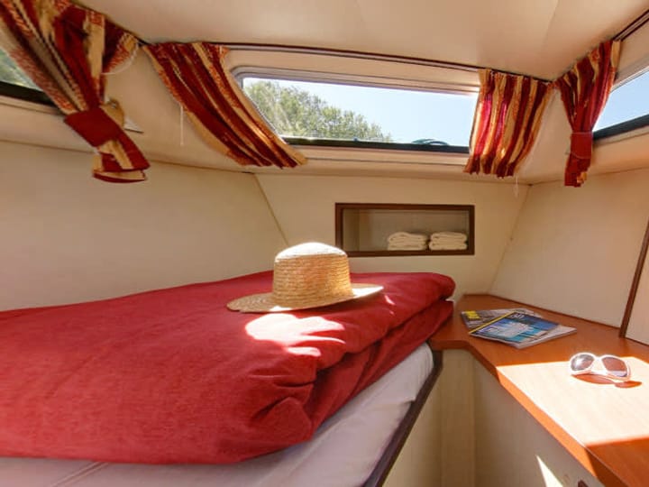 Custom Made Motorboat (1999) for Charter - Homps | #26708 - 9