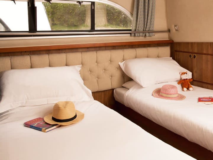 Fatto su misura Motoscafo (2002) for Charter - Douelle | #26747 - 6