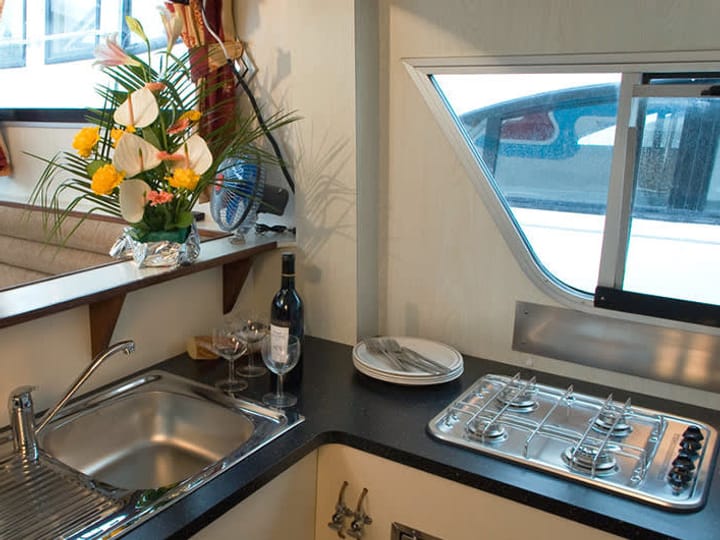 Custom Made Motorboat (1998) for Charter - Homps | #26757 - 7