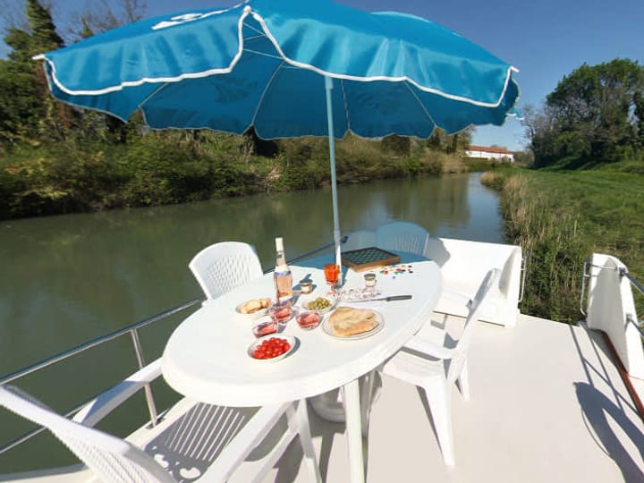 Custom Made Motorboat (1998) for Charter - Homps | #26757 - 3