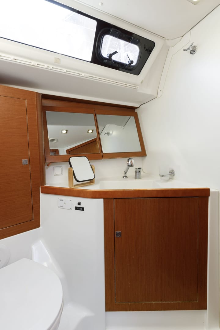  Velero Beneteau Oceanis 45 (2015) para Charter - Kos | #2687 - 9