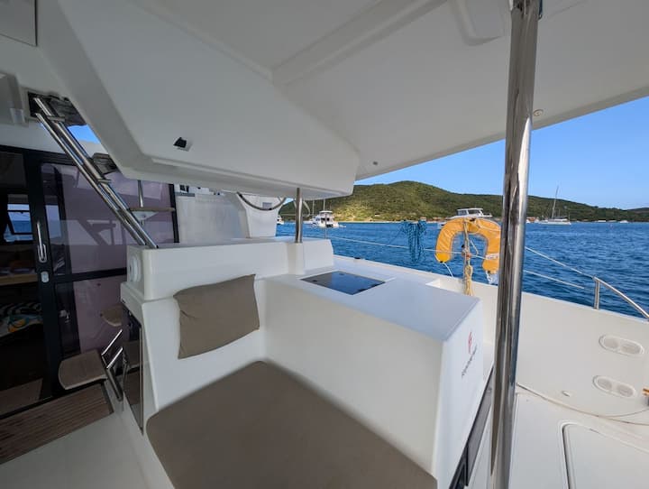  Catamaran Fountaine Pajot Helia 44 Evolution (2018) voor Charter - Road Town | #26961 - 10