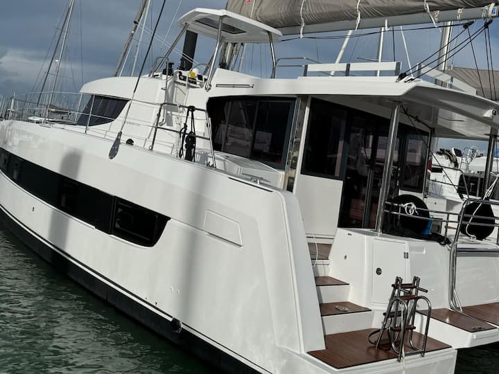 Bali, 4.4 (2024) - #27095