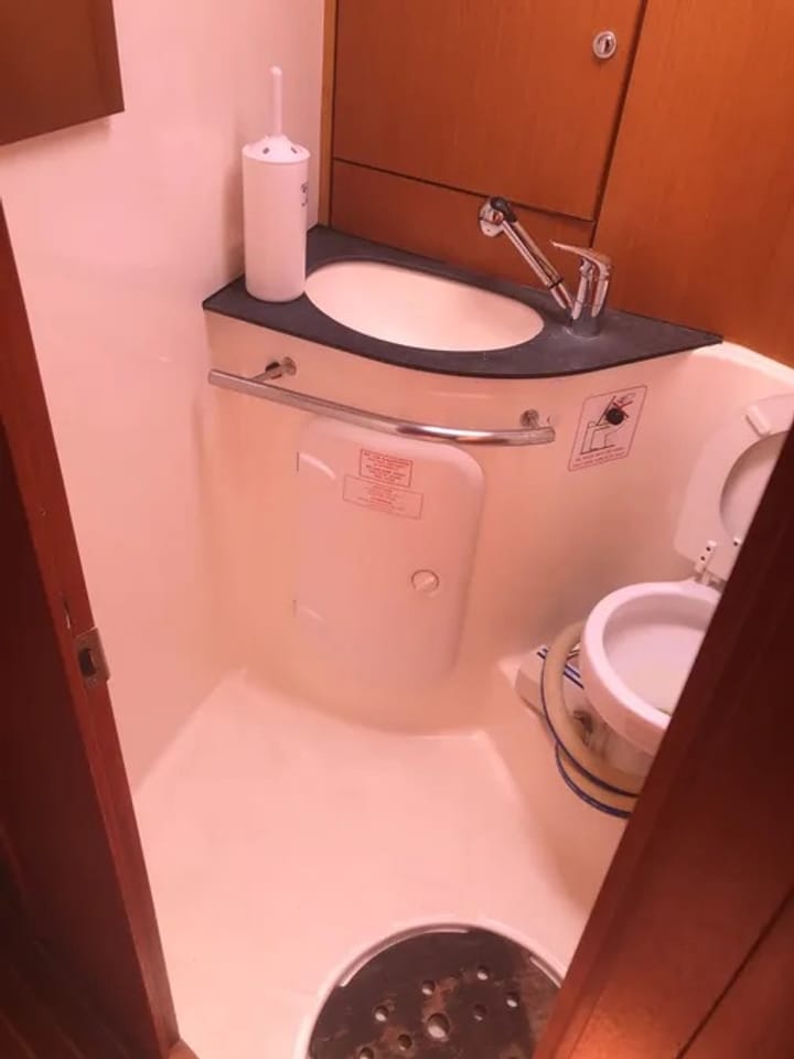  Velero Bavaria 43 Cruiser (2009) para Charter - Nea Peramos - Attica | #2714 - 4