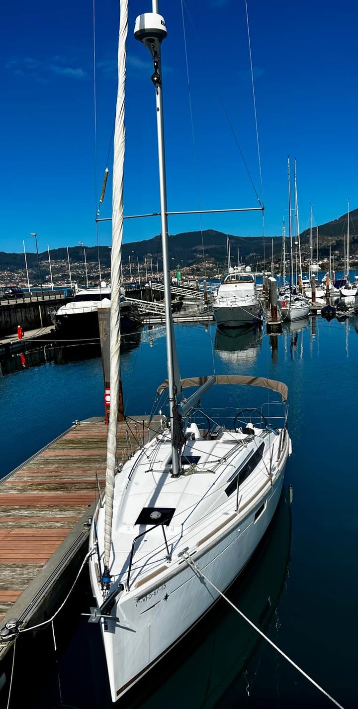  Zeilboot Jeanneau Sun Odyssey 349 (2015) voor Charter - Vigo | #27162 - 3