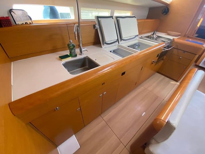  Zeilboot Jeanneau Sun Odyssey 519 (2016) voor Charter - Lavrion | #27372 - 16