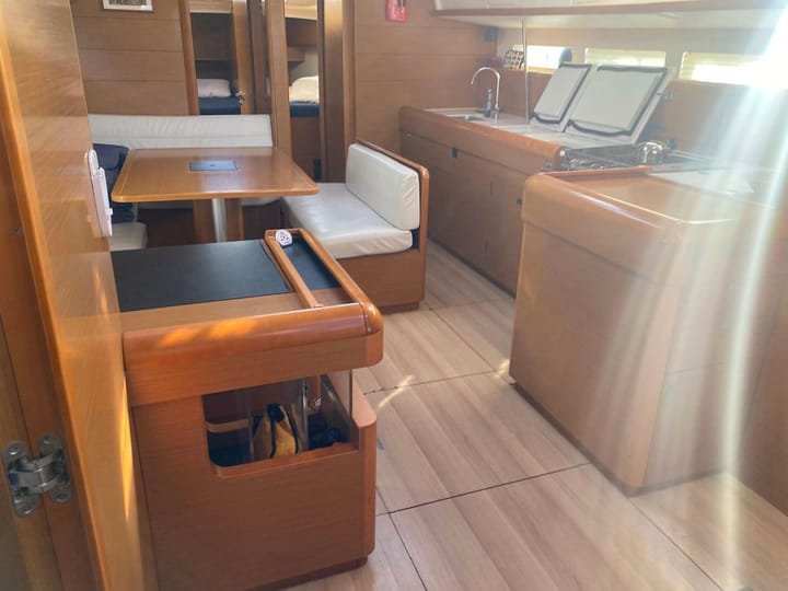  Zeilboot Jeanneau Sun Odyssey 519 (2016) voor Charter - Lavrion | #27372 - 11