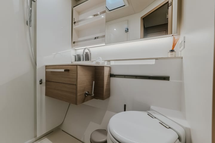  Catamarano Lagoon 55 (2026) per Noleggio, overcloccabile Kaštel Gomilica | #27377 - 10