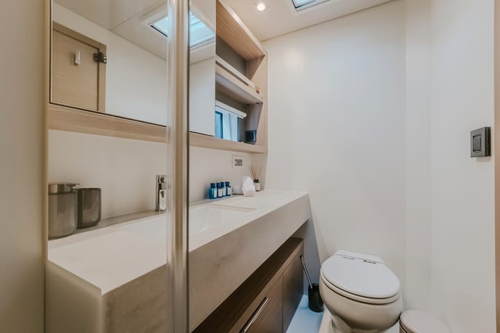  Catamarano Lagoon 55 (2026) per Noleggio, overcloccabile Kaštel Gomilica | #27377 - 16