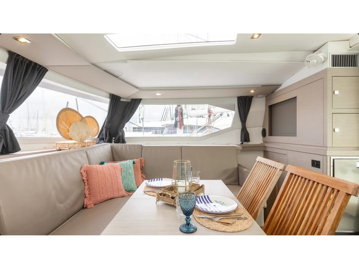  Catamaran Fountaine Pajot Saona 47 (2020) voor Charter - Athene | #27494 - 2