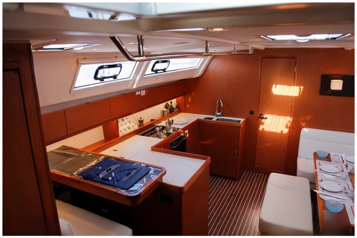  Barca a vela Bavaria  51 Cruiser (2017) per Noleggio, overcloccabile Portisco | #27527 - 2