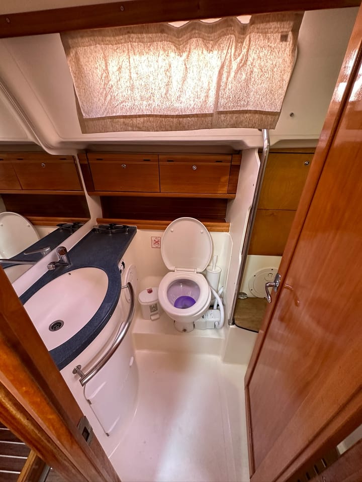 Sailboat Bavaria 46 Cruiser (2007) for Charter - Volos | #27629 - 9