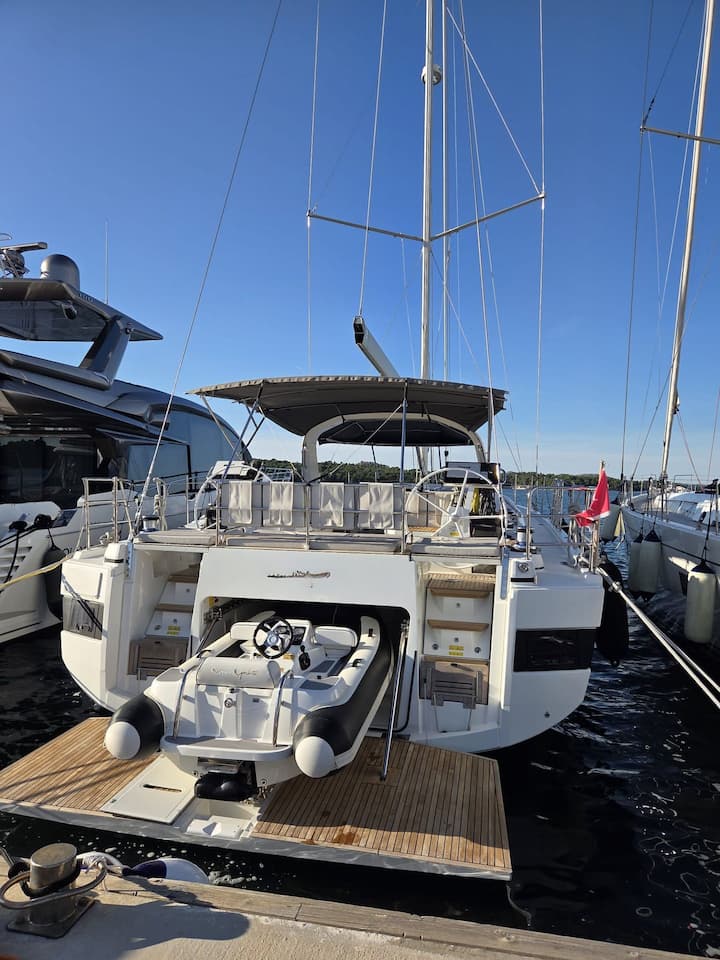 Sailboat Beneteau Oceanis 62 (2017) for Charter - Kaštel Gomilica | #27941 - 13