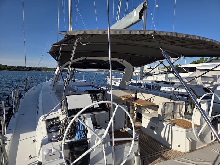 Sailboat Beneteau Oceanis 62 (2017) for Charter - Kaštel Gomilica | #27941 - 24