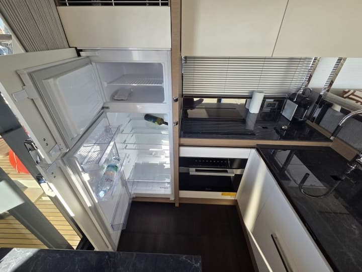 Motor Yacht Prestige 520 Fly (2024) for Charter - Šibenik | #28029 - 10