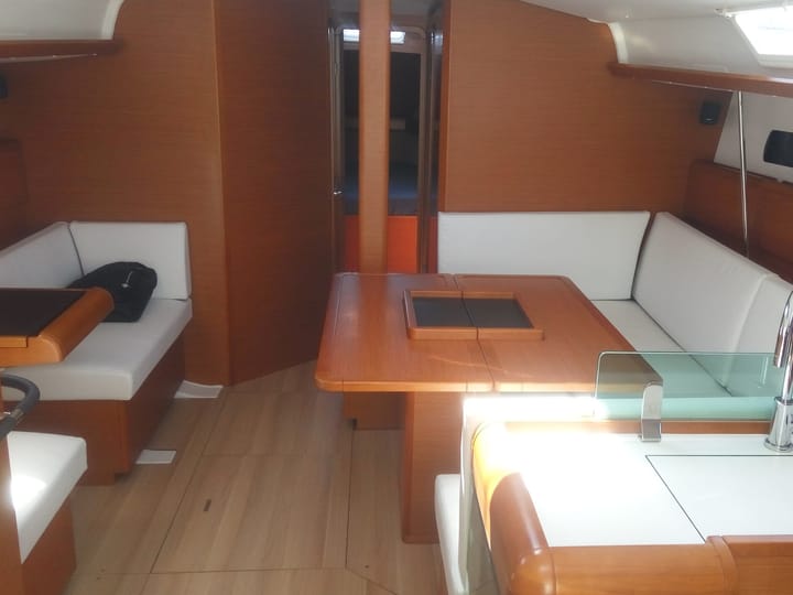 Voilier Jeanneau Sun Odyssey 449 (2017) pour Charter - Athènes | #2816 - 2