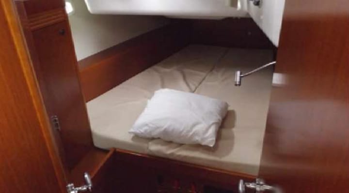 Voilier Beneteau Oceanis 50 (2012) pour Charter - Kalkara | #2825 - 12