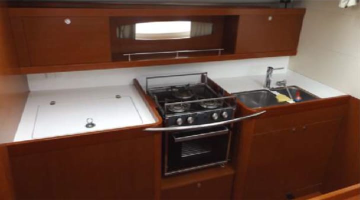 Voilier Beneteau Oceanis 50 (2012) pour Charter - Kalkara | #2825 - 18