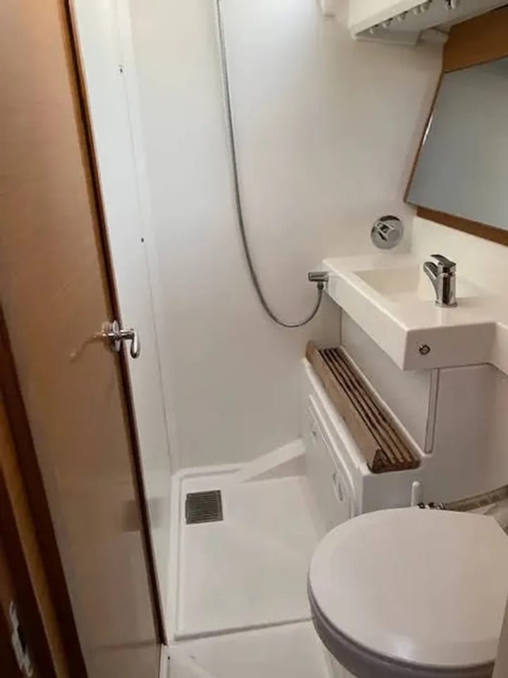 Voilier Jeanneau Sun Odyssey 440 (2018) pour Charter - Paros | #2832 - 4