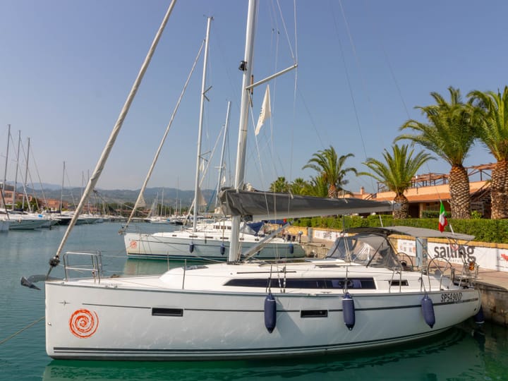 Furnari 11.3 m Per noleggio Barca a vela - #3073 - 3