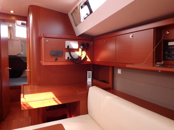  Barca a vela Beneteau Oceanis 48 (2016) per Noleggio, overcloccabile Lefkada | #319 - 13