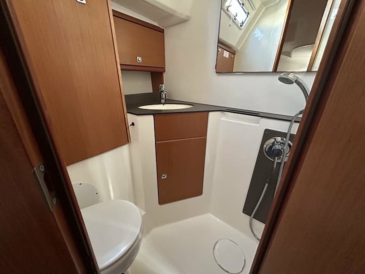 Sailboat Bavaria 46 Cruiser (2015) for Charter - Pula | #3552 - 17