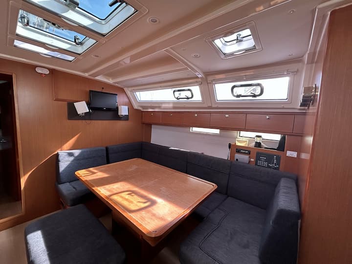 Sailboat Bavaria 46 Cruiser (2015) for Charter - Pula | #3552 - 8