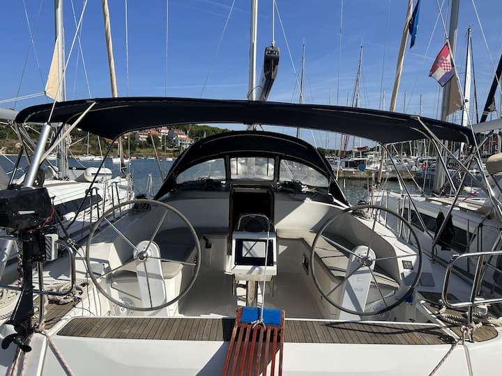 Sailboat Bavaria 46 Cruiser (2015) for Charter - Pula | #3552 - 3