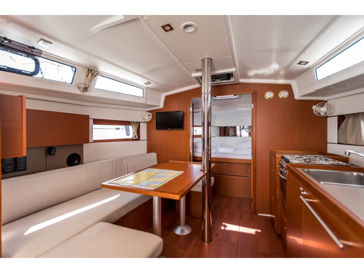 Beneteau Oceanis 38.1 Kiralık Yelkenli (2018) - Pula | #3569 - 2
