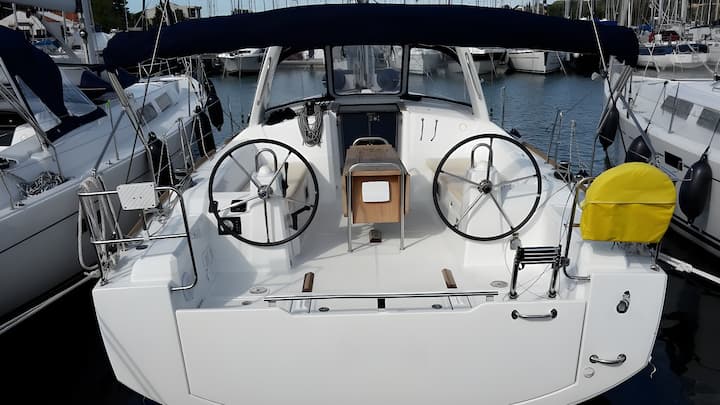 Voilier Beneteau Oceanis 38 (2015) pour Charter - Medulin | #3570 - 6