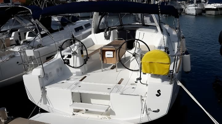 Voilier Beneteau Oceanis 38 (2015) pour Charter - Medulin | #3570 - 4